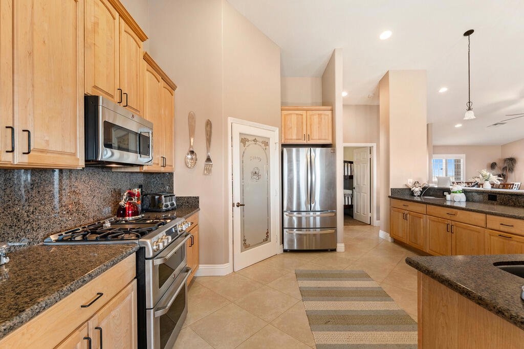 1251 Riviera Circle Property Photo 14