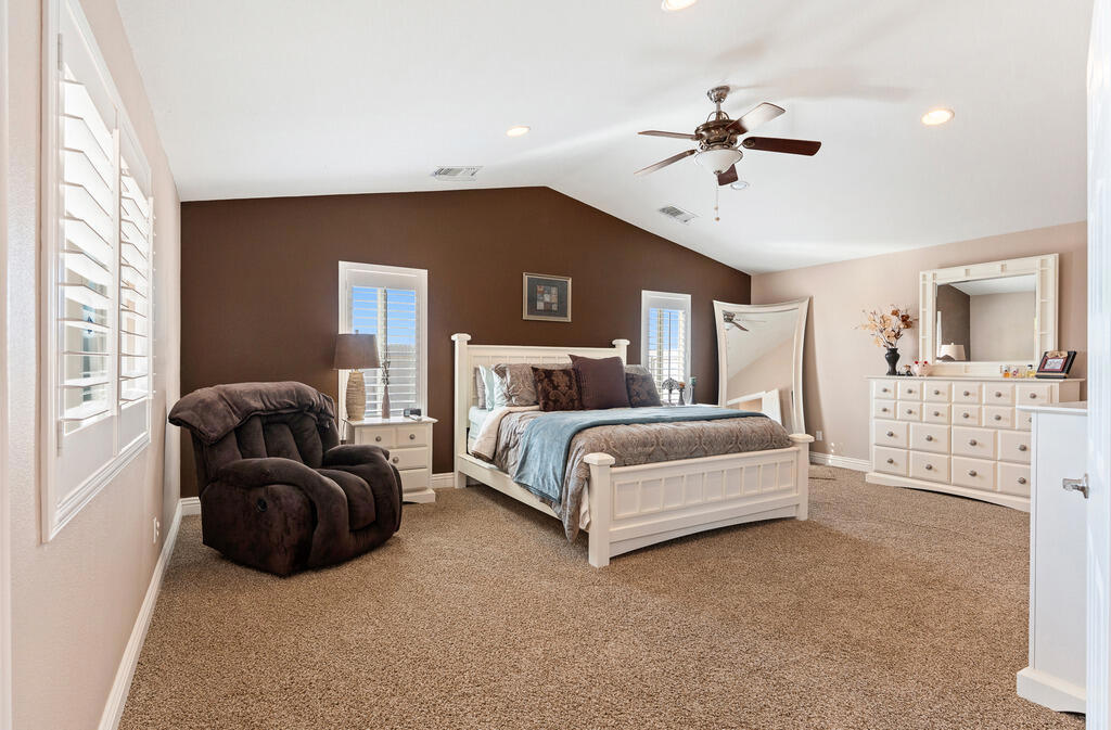 1251 Riviera Circle Property Photo 20