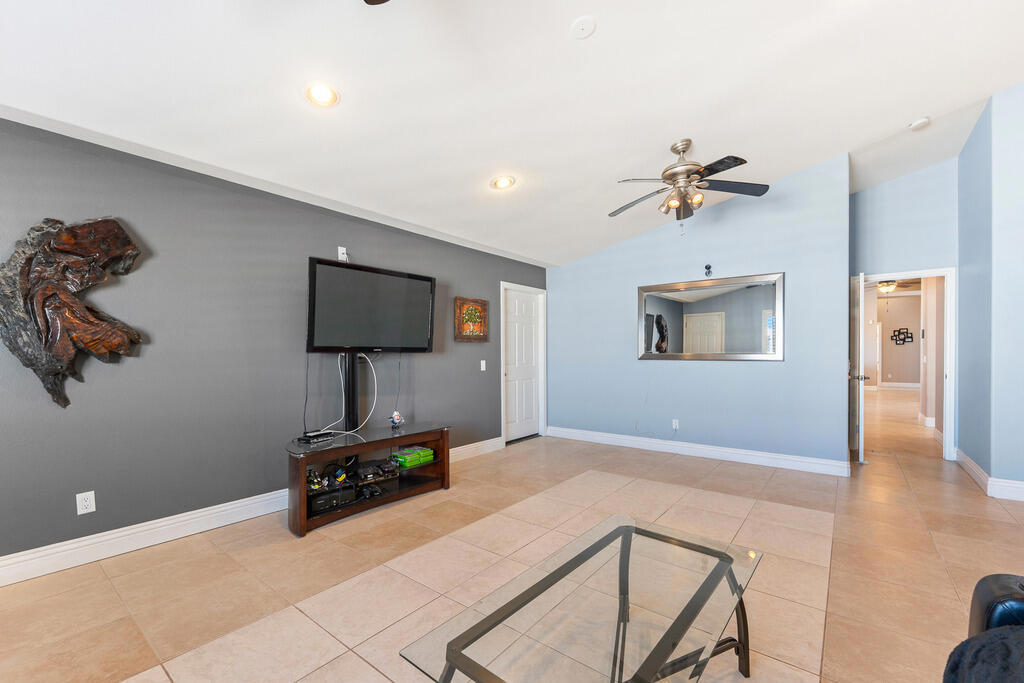 1251 Riviera Circle Property Photo 34
