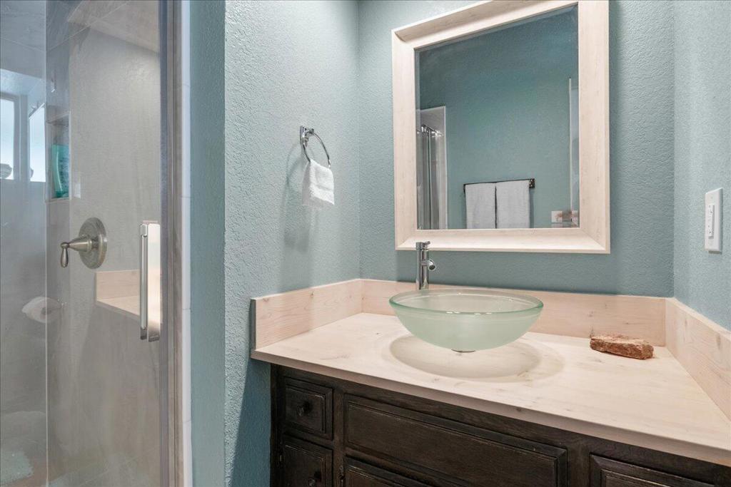 38634 N Shore Drive Property Photo 11