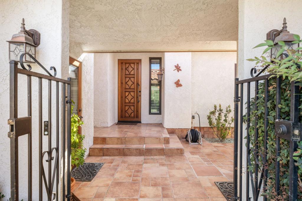 44380 Ontario Court Property Photo 2