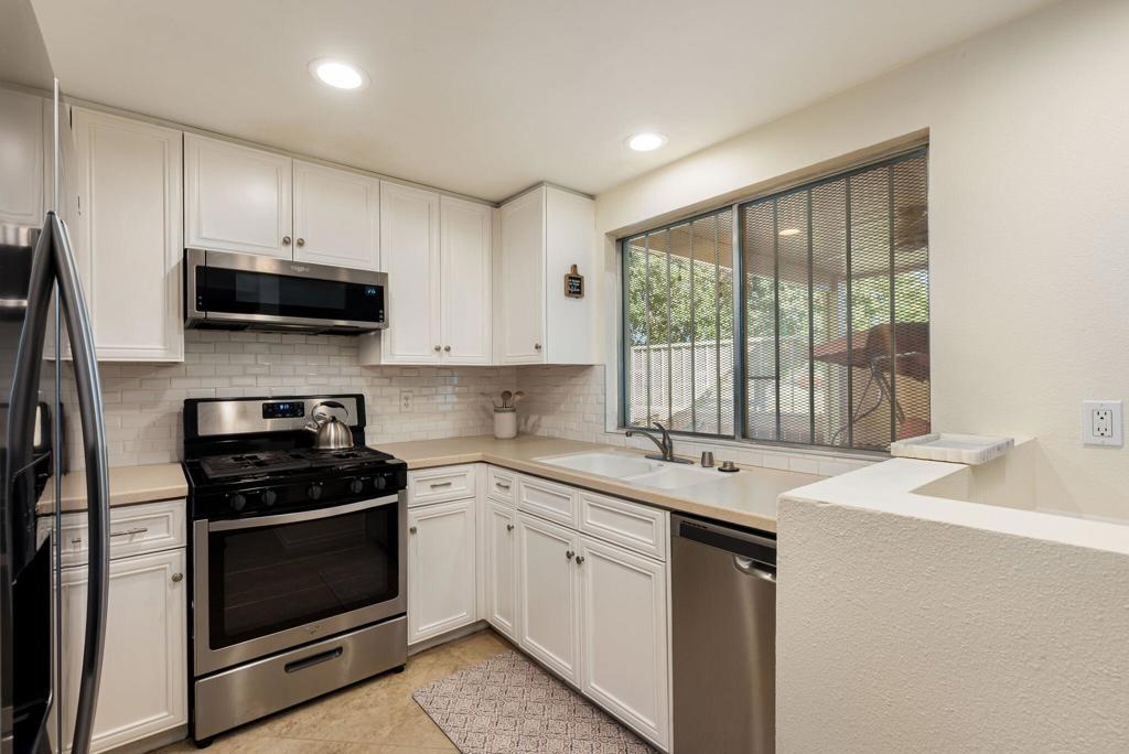 48911 Taylor Street Property Photo 14