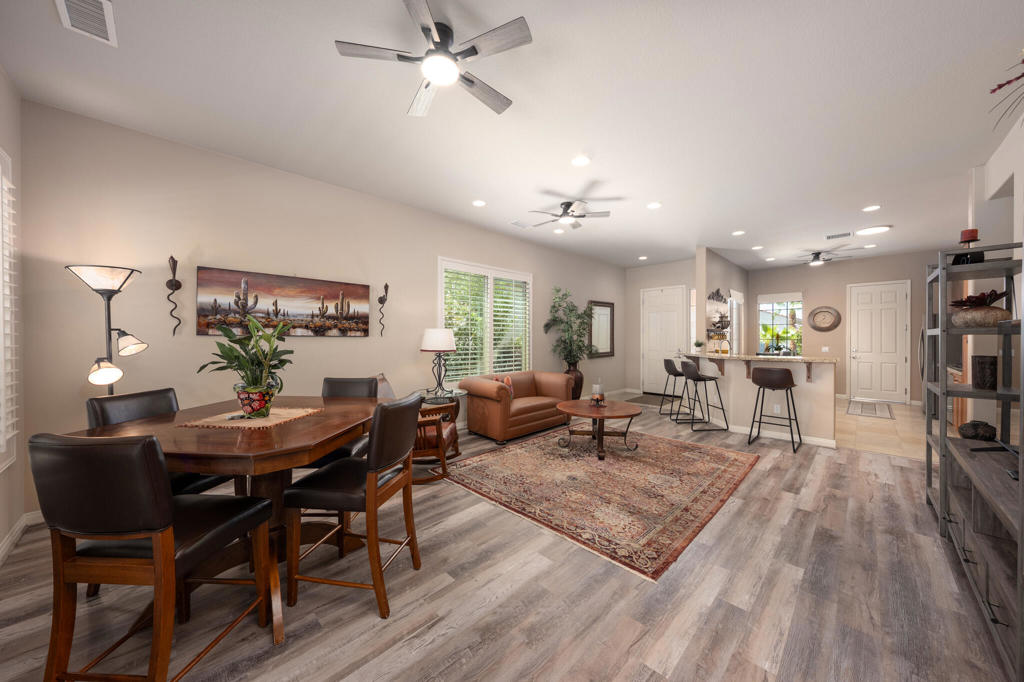 41360 Calle Pampas Property Photo 11