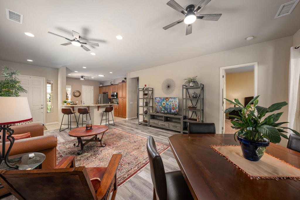 41360 Calle Pampas Property Photo 12