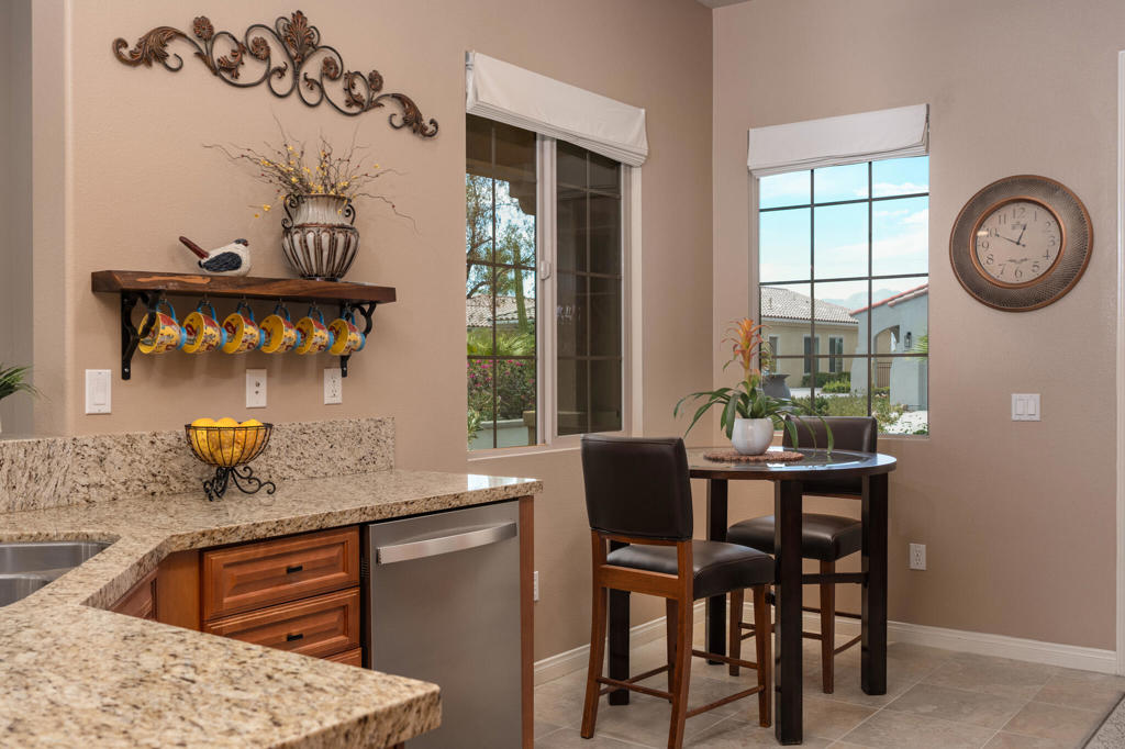 41360 Calle Pampas Property Photo 15