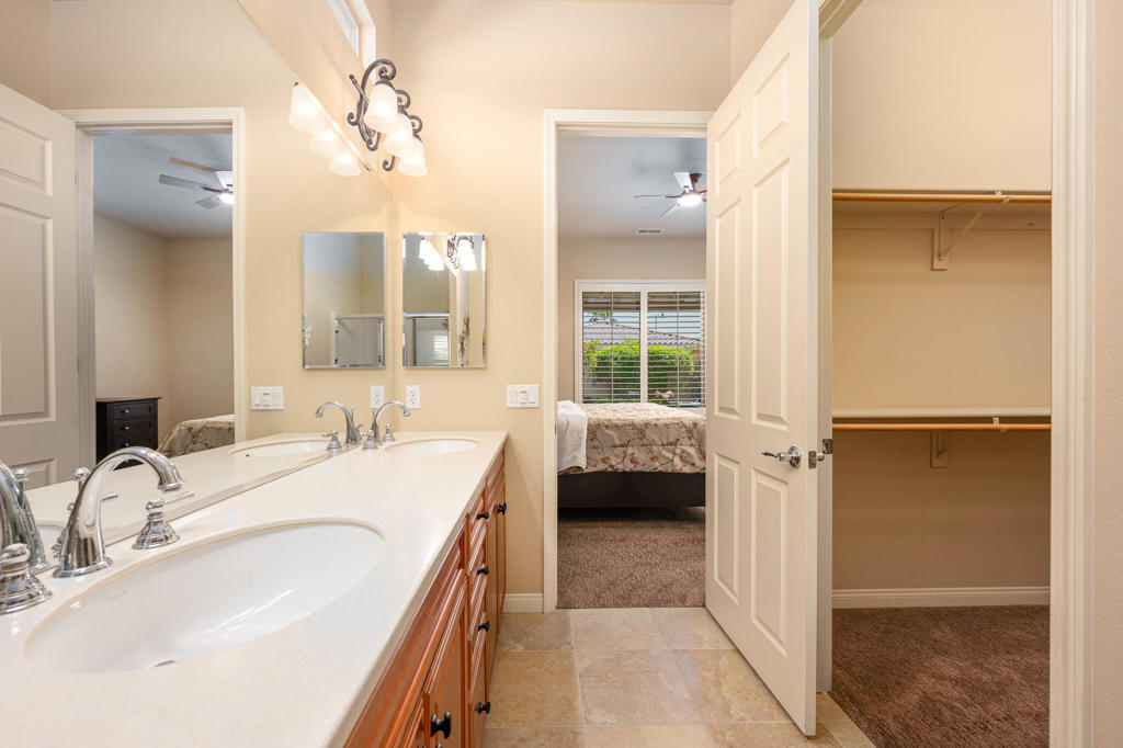 41360 Calle Pampas Property Photo 22