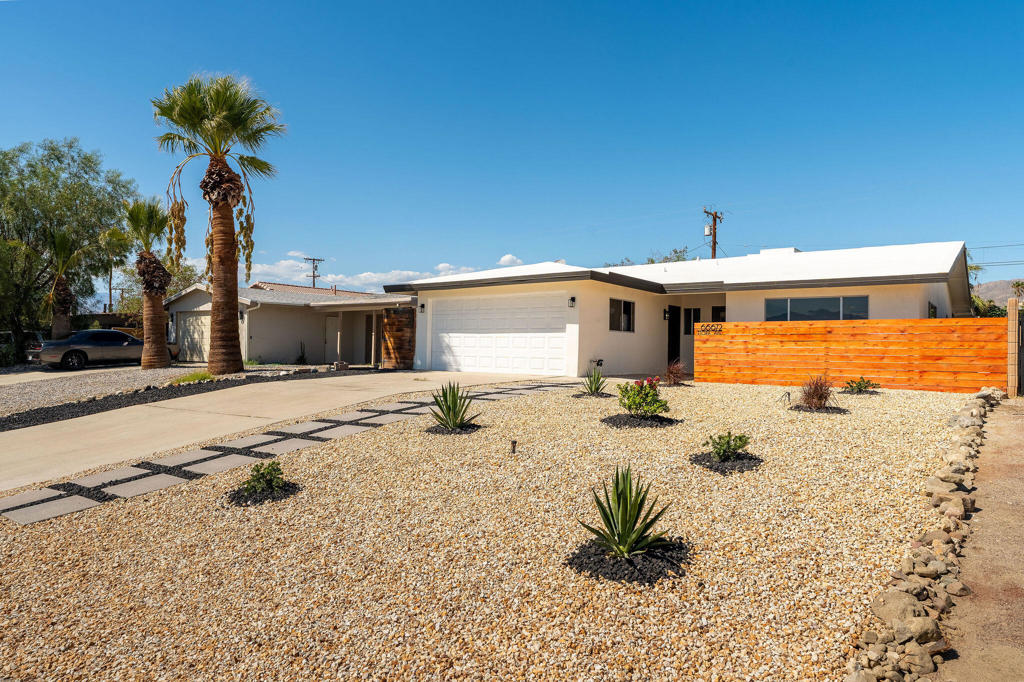 66672 Flora Avenue Property Photo 1