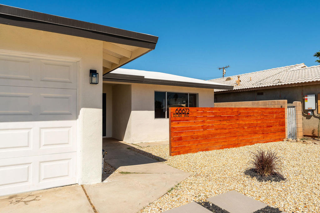 66672 Flora Avenue Property Photo 4