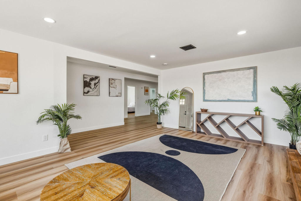 66672 Flora Avenue Property Photo 10