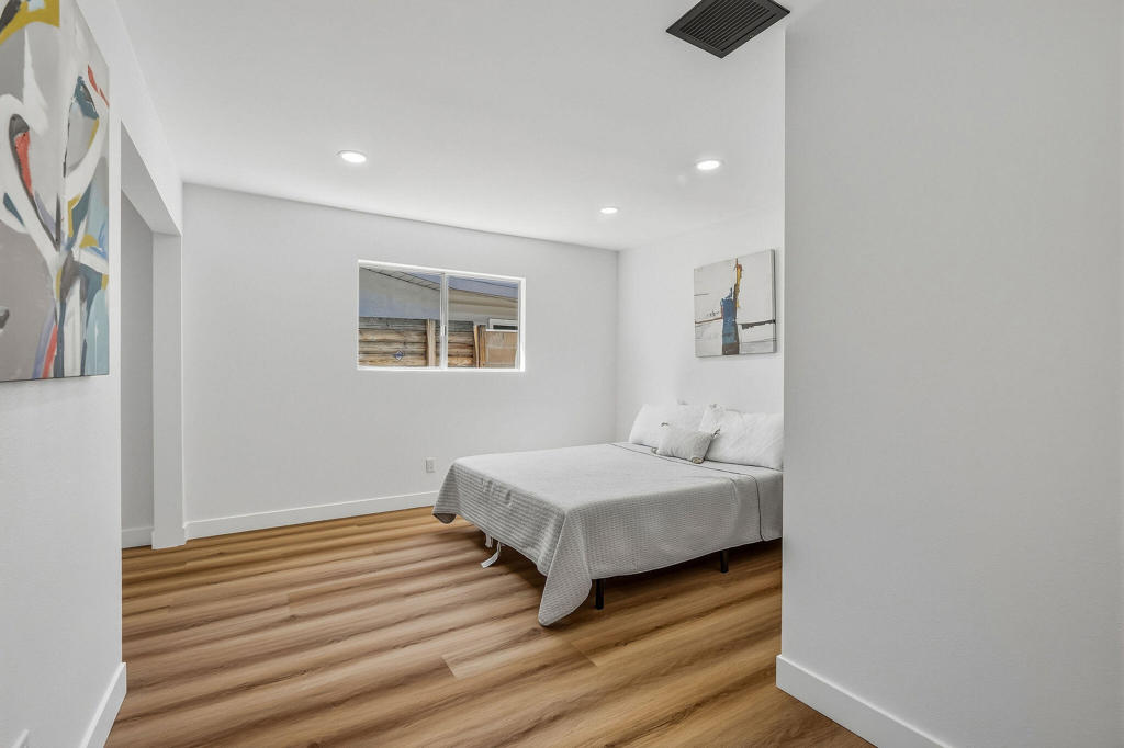 66672 Flora Avenue Property Photo 18