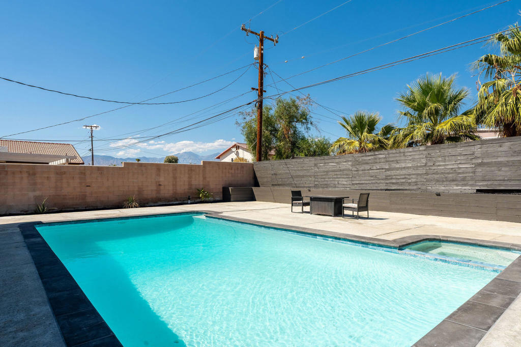 66672 Flora Avenue Property Photo 35
