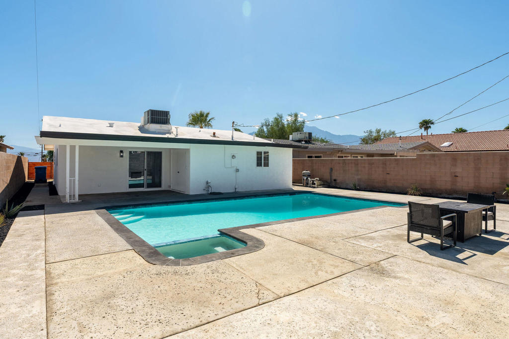 66672 Flora Avenue Property Photo 36