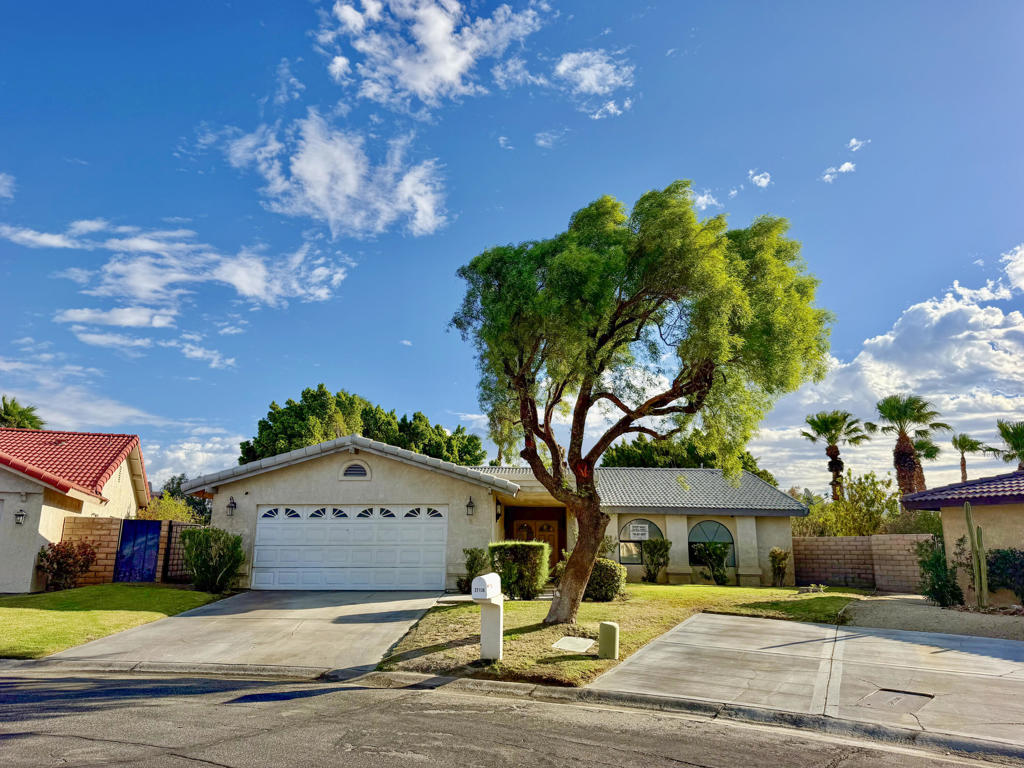 27136 Shadowcrest Lane Property Photo 1
