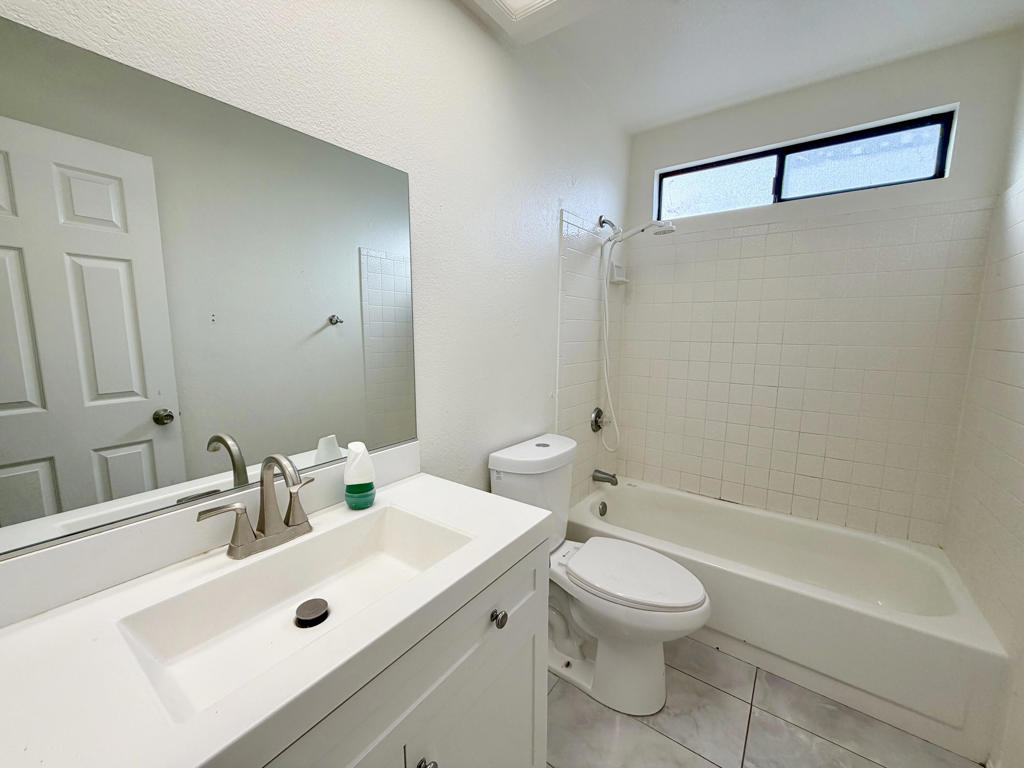 27136 Shadowcrest Lane Property Photo 17