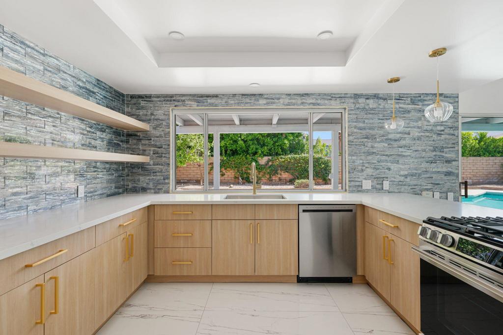 72645 Skyward Way Property Photo 10