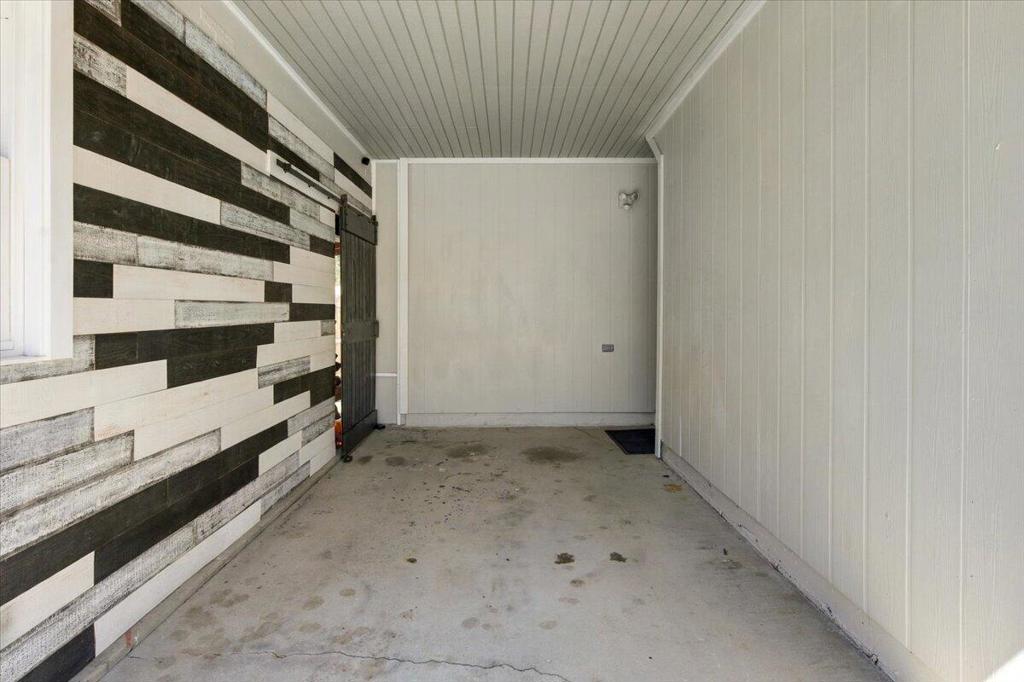 2125 State Lane Property Photo 7