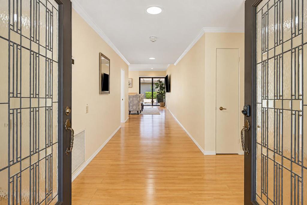 1 Rutgers Court Property Photo 2