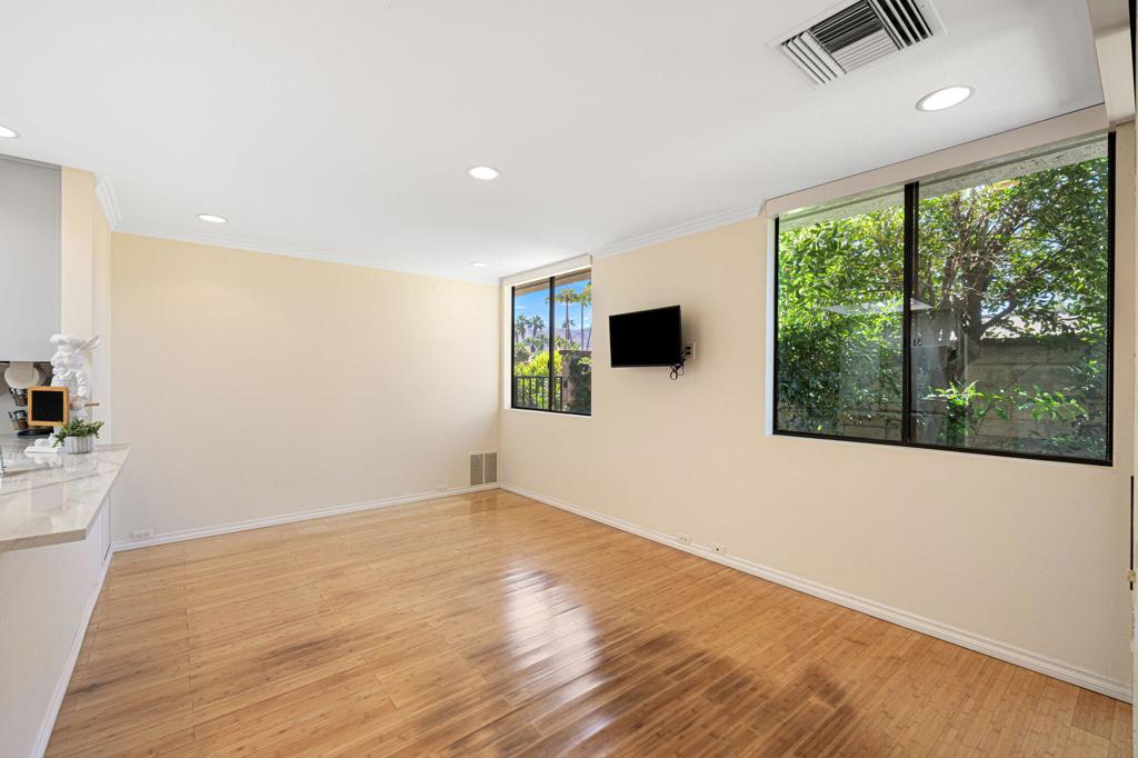 1 Rutgers Court Property Photo 16