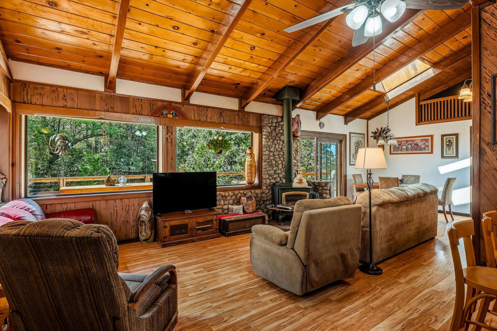 22901 Eagles Nest Drive Property Photo 12