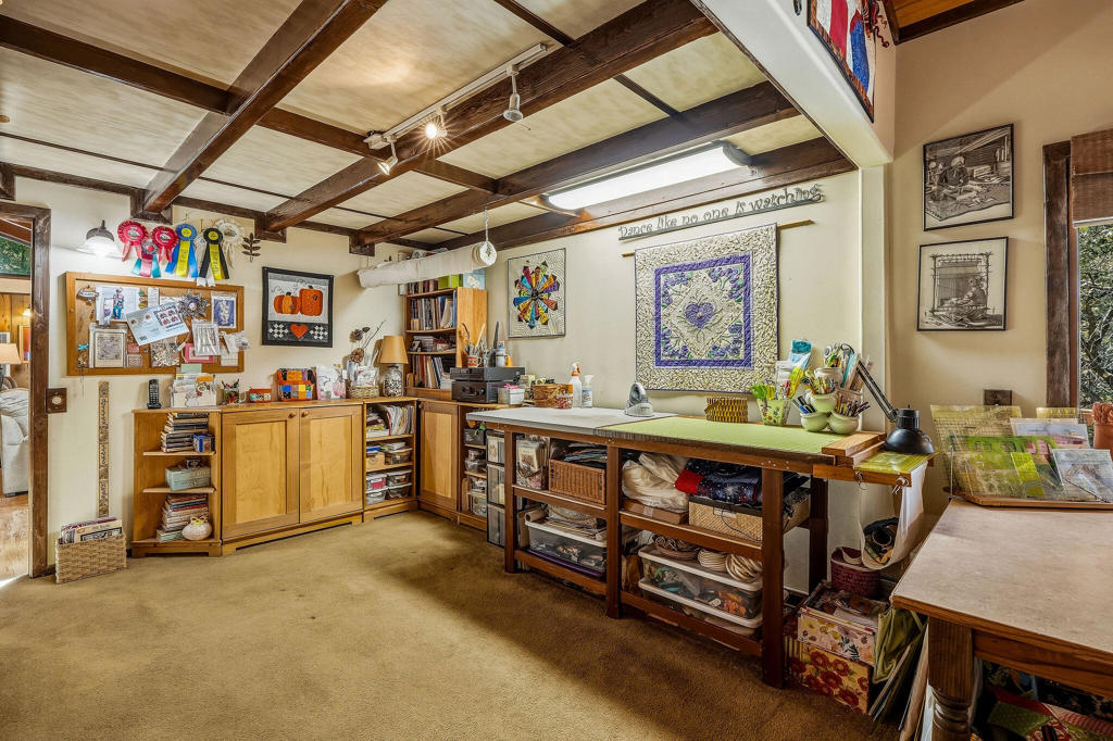 22901 Eagles Nest Drive Property Photo 18