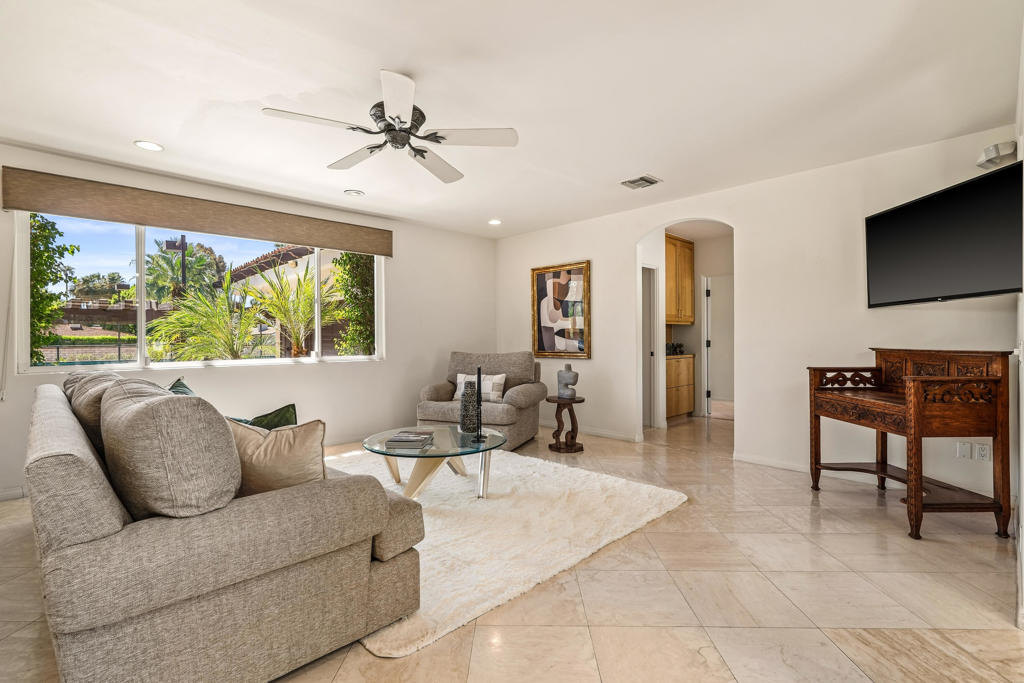835 N Avenida Palmas Property Photo 21