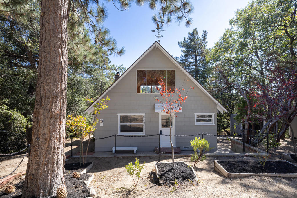 52647 Pine Cove Road Property Photo 1