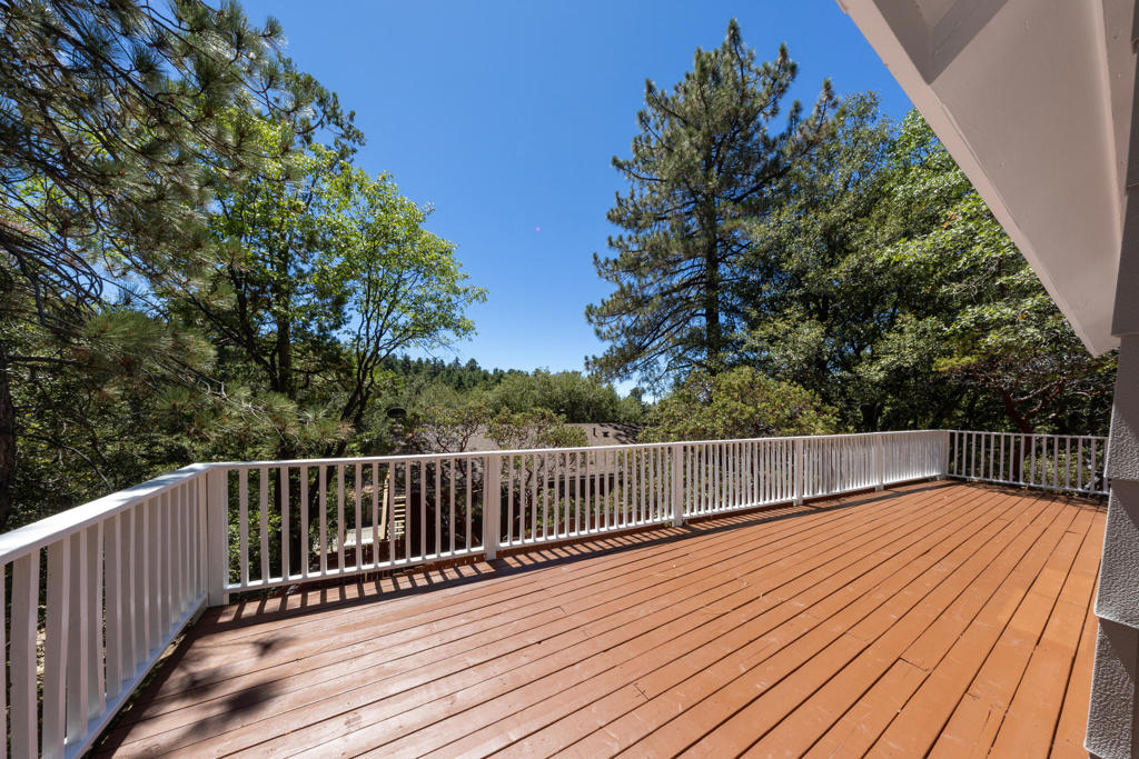 52647 Pine Cove Road Property Photo 4