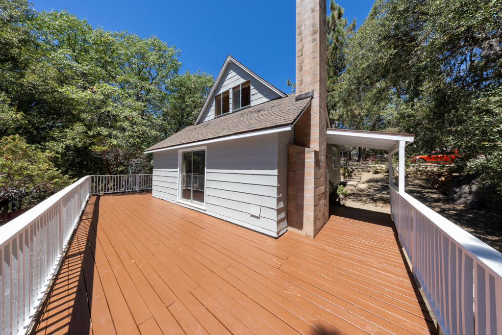 52647 Pine Cove Road Property Photo 5