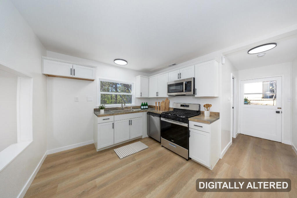 52647 Pine Cove Road Property Photo 6