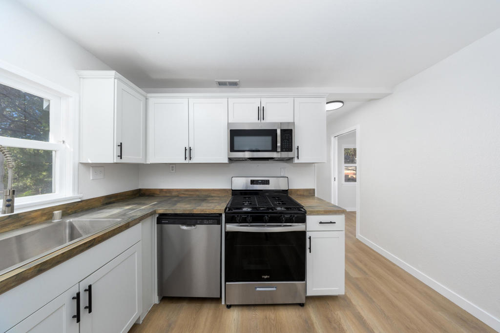 52647 Pine Cove Road Property Photo 8