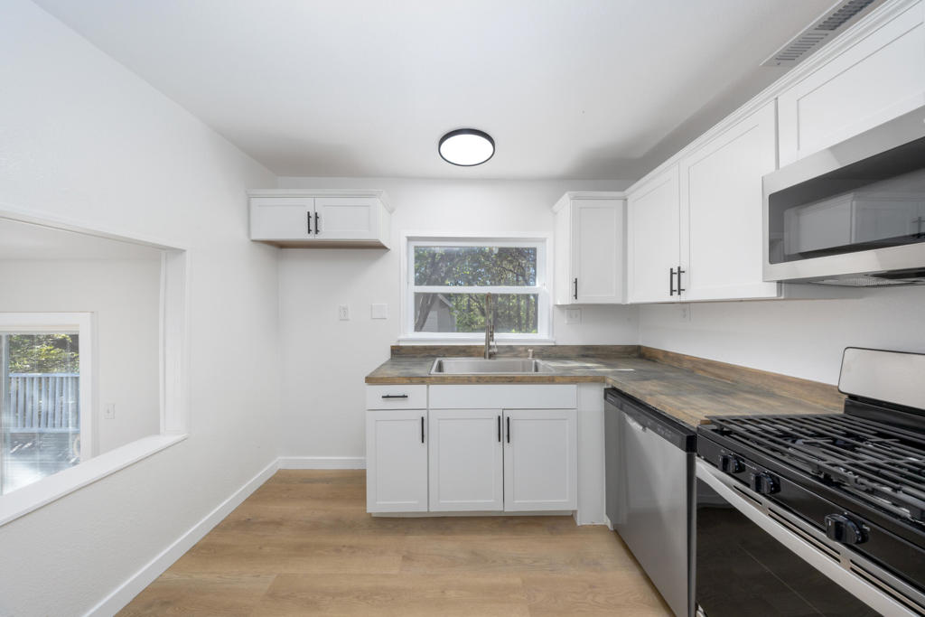 52647 Pine Cove Road Property Photo 9