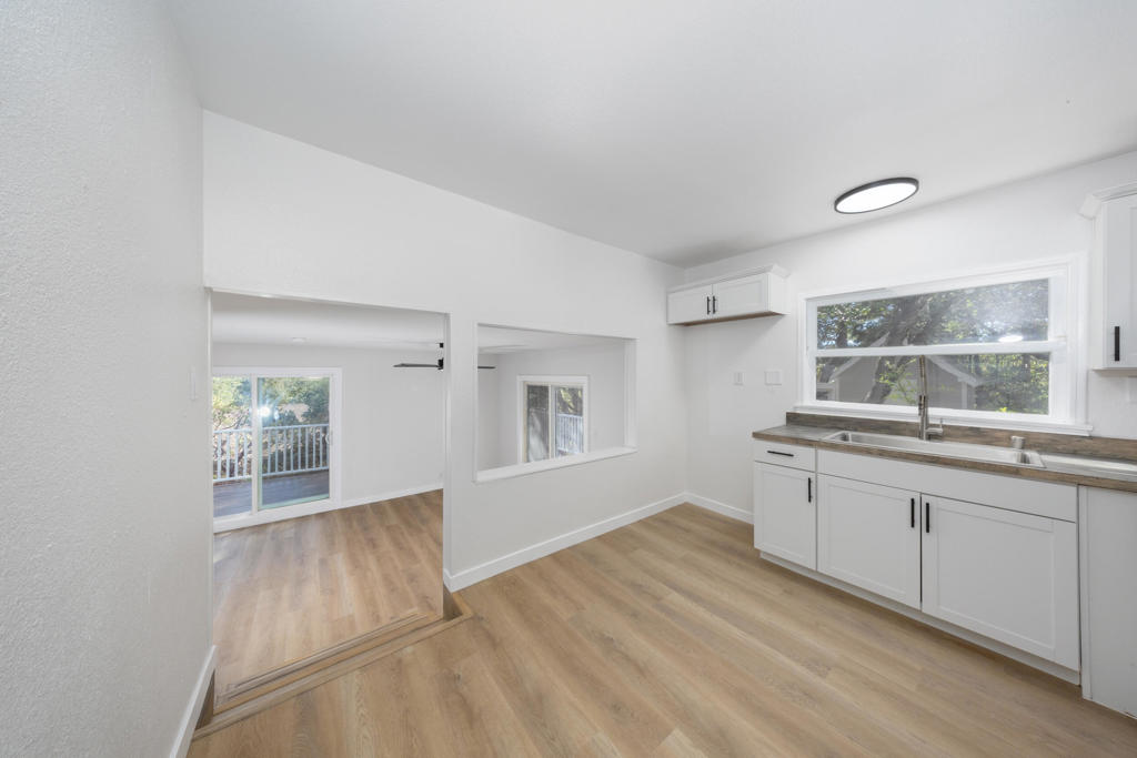 52647 Pine Cove Road Property Photo 10