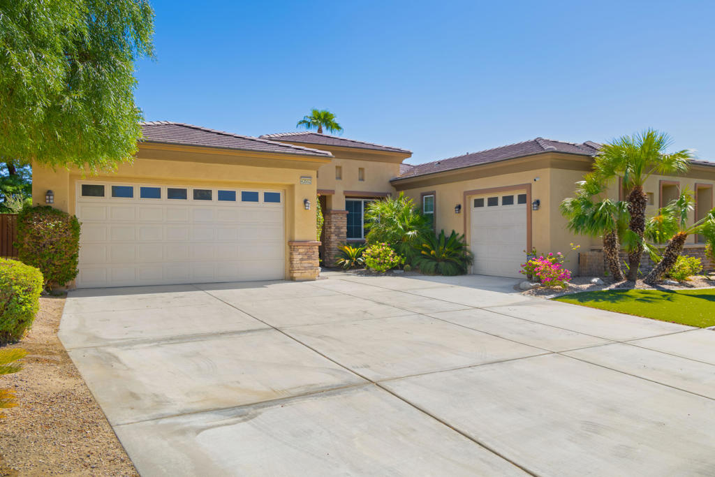 43502 Sentiero Drive Property Photo 2