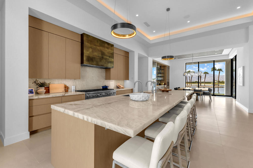 83125 N Shore Drive Property Photo 4