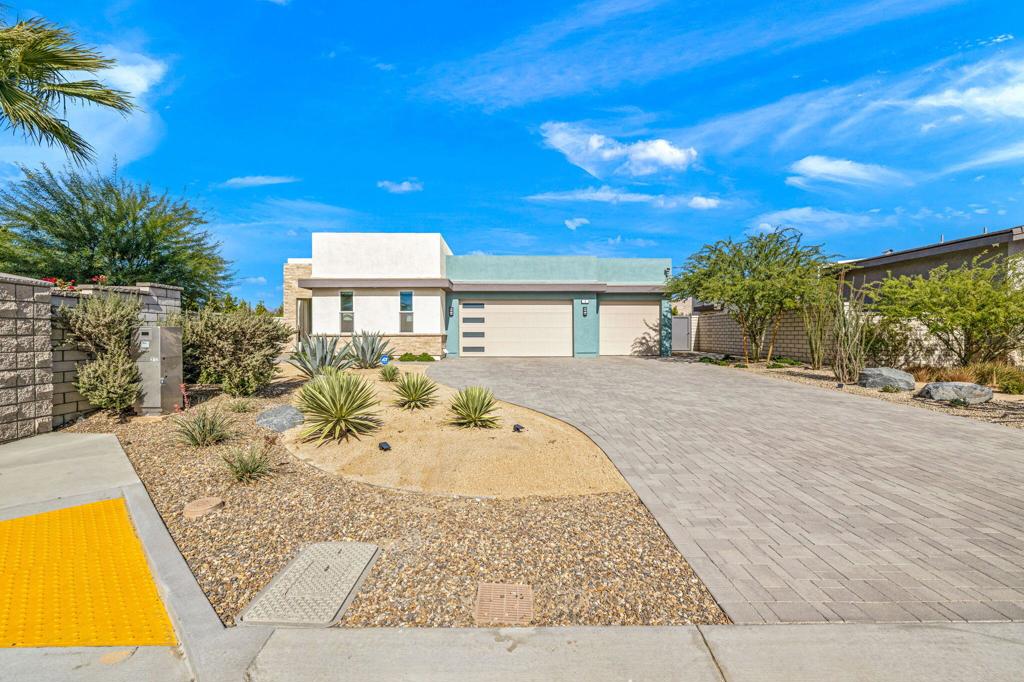 2 Iridium Way Property Photo 3