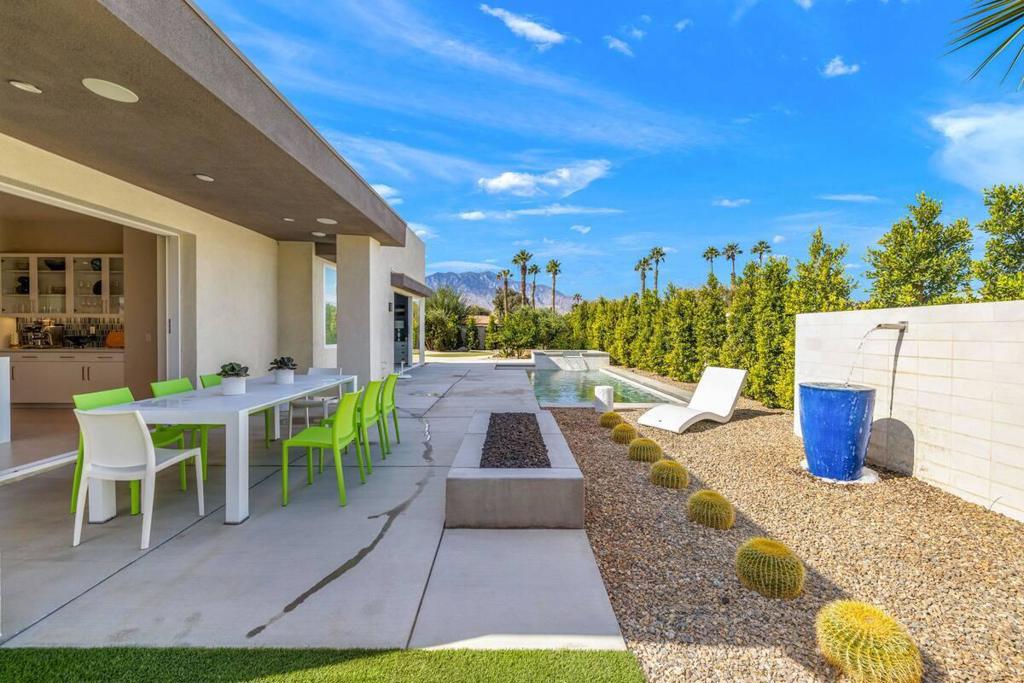 2 Iridium Way Property Photo 7