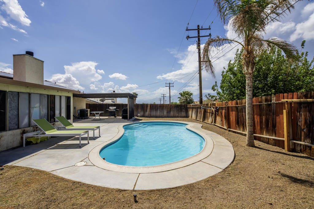 13765 Hermano Way Property Photo 3