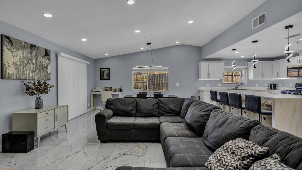 13765 Hermano Way Property Photo 11