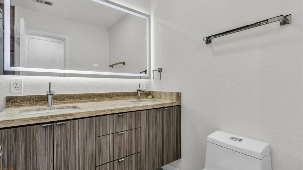 13765 Hermano Way Property Photo 18