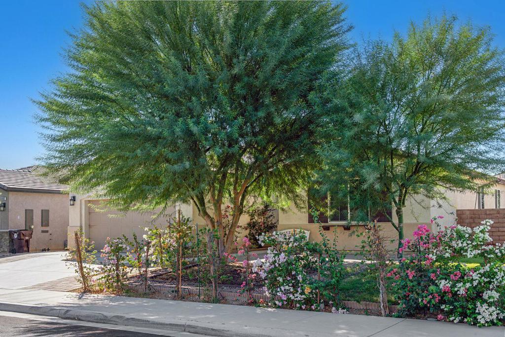 82813 Longfellow Court Property Photo 3