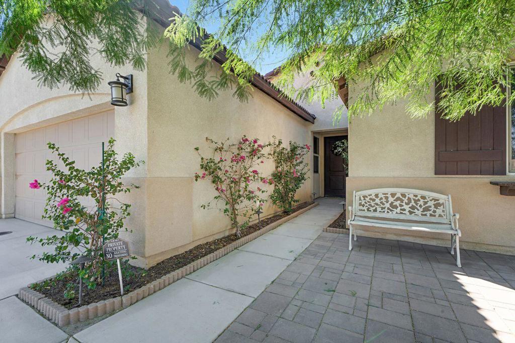 82813 Longfellow Court Property Photo 4