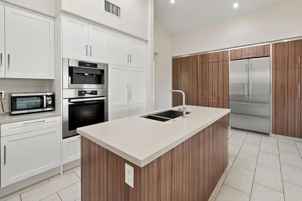 54259 Southern Property Photo 12
