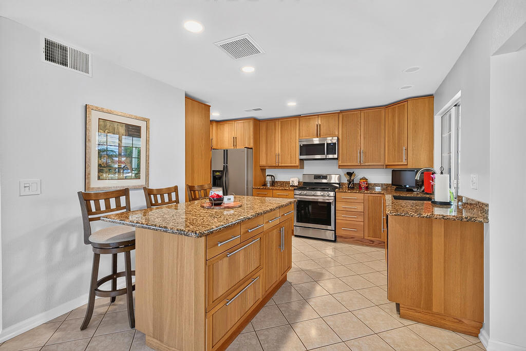 39140 Paradise Way Property Photo 3