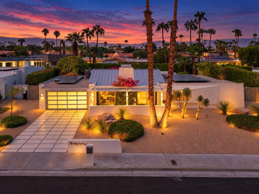 2210 E Calle Papagayo Property Photo 1
