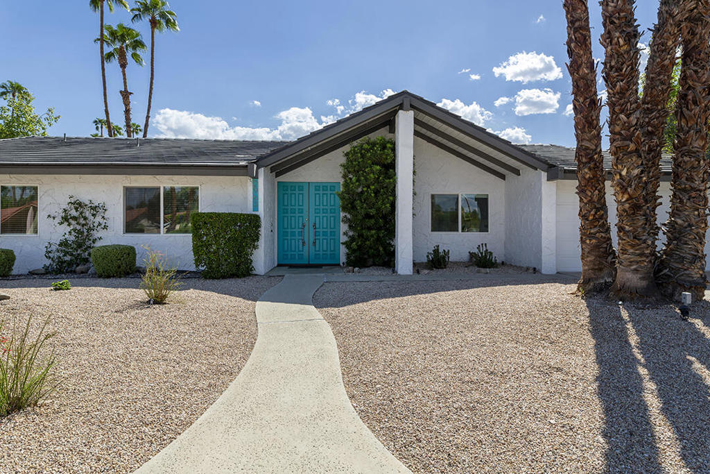 2963 E Orella Circle Property Photo 4