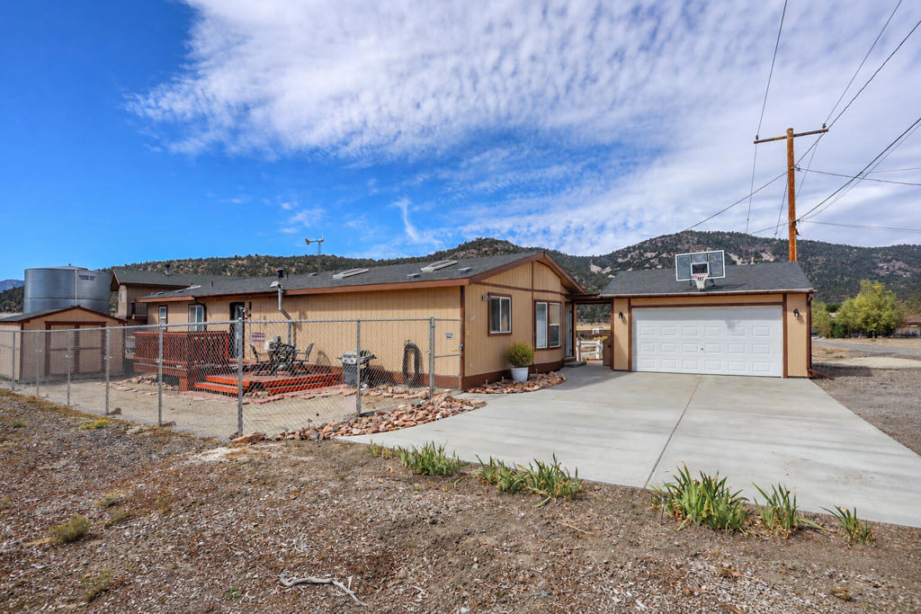 45395 7th Street Property Photo 2