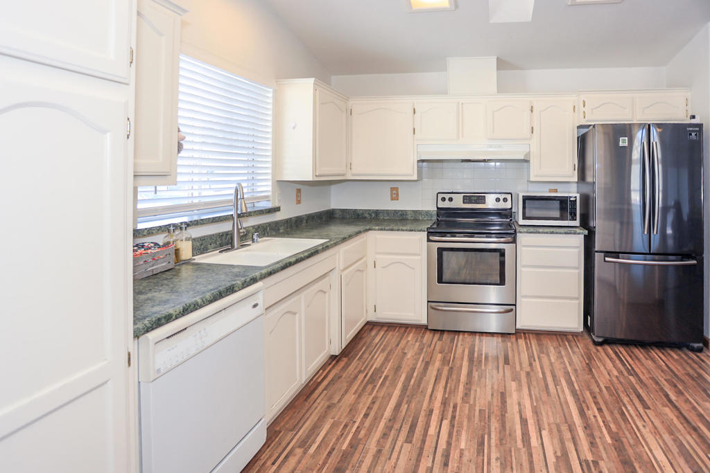 45395 7th Street Property Photo 12
