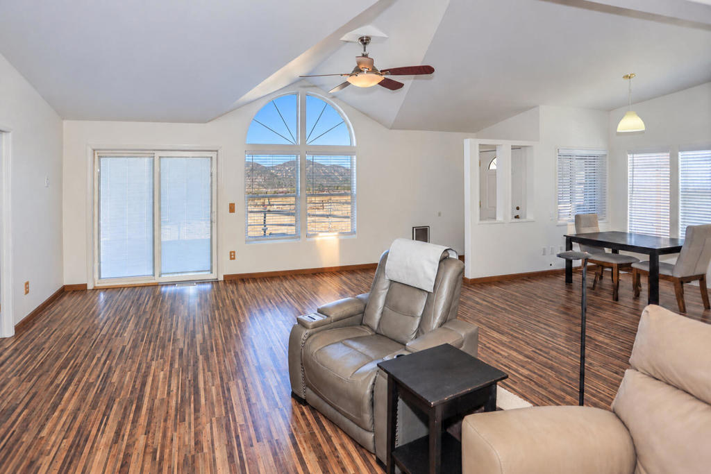 45395 7th Street Property Photo 17