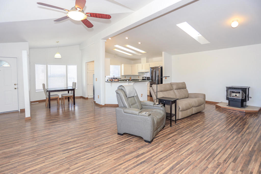 45395 7th Street Property Photo 18