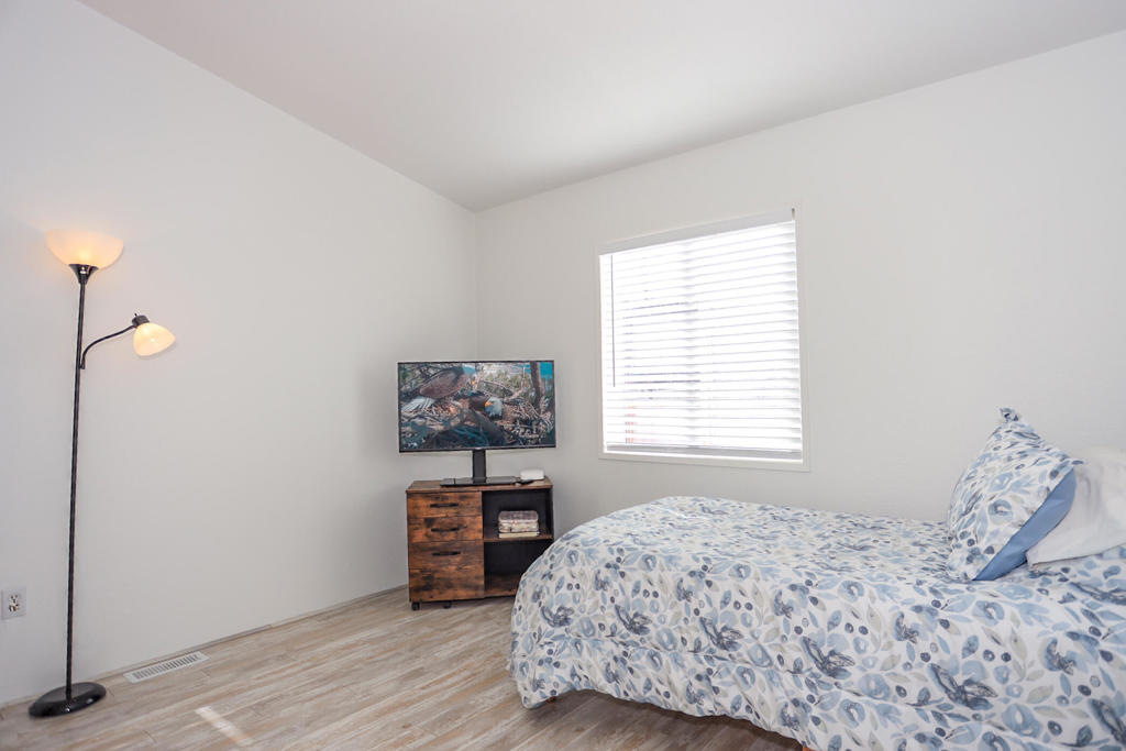45395 7th Street Property Photo 24